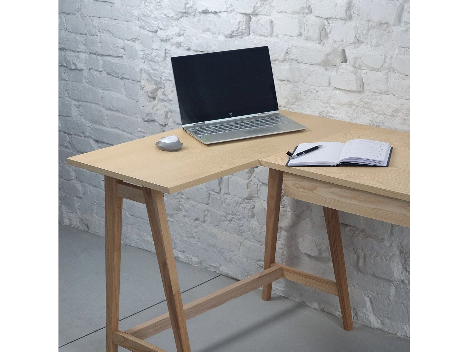 Bureau d'angle avec 2 tiroirs 135 x 85 cm Luka Frêne | Côté gauche