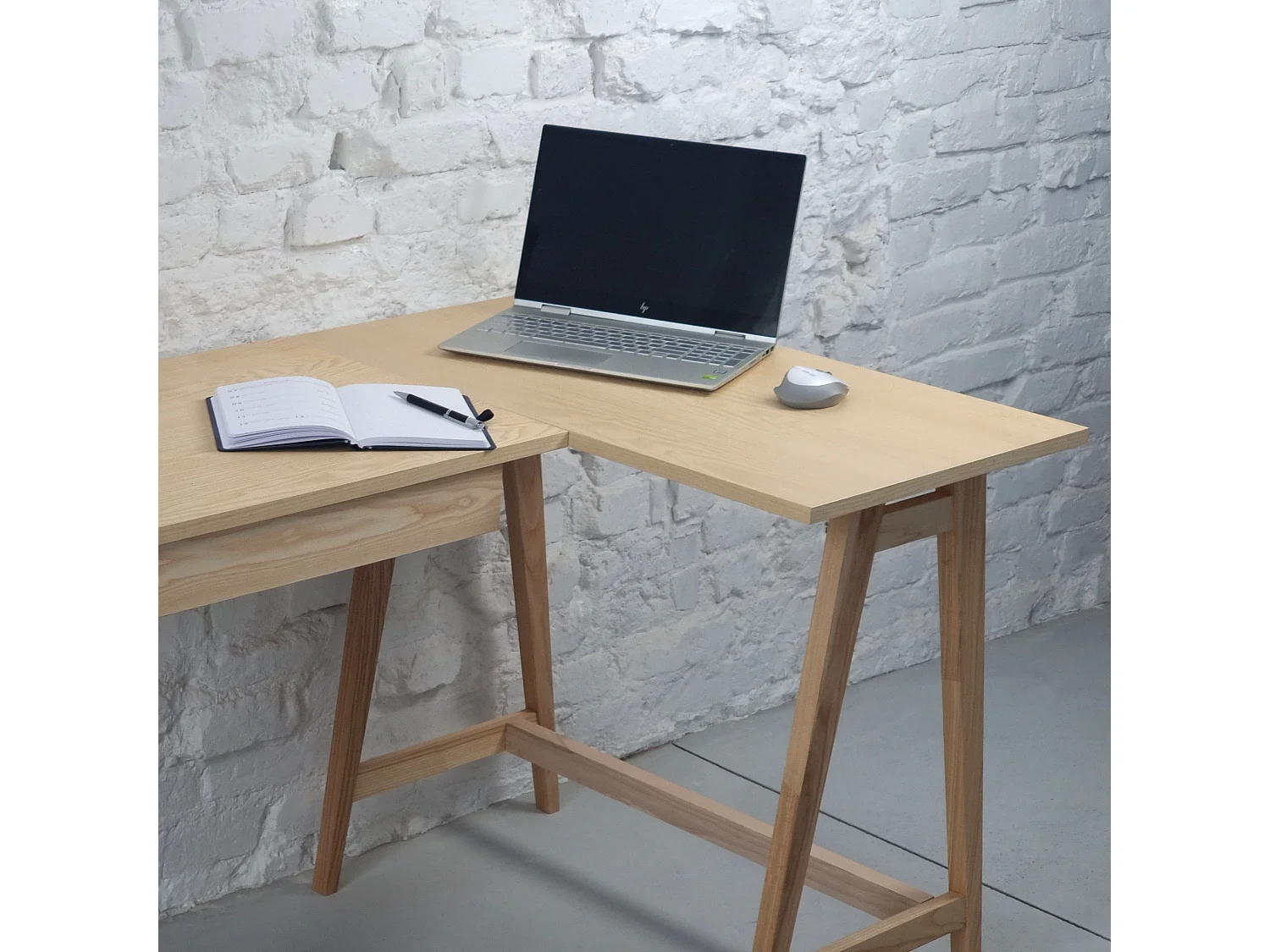 Bureau d'angle avec 2 tiroirs 135 x 85 cm Luka Frêne | Côté droit