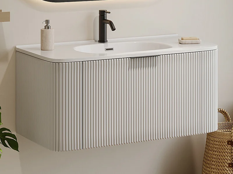 Mueble de baño suspendido estriado con lavabo encastrado y grifo - Blanco mate - 100 cm - LOMERI