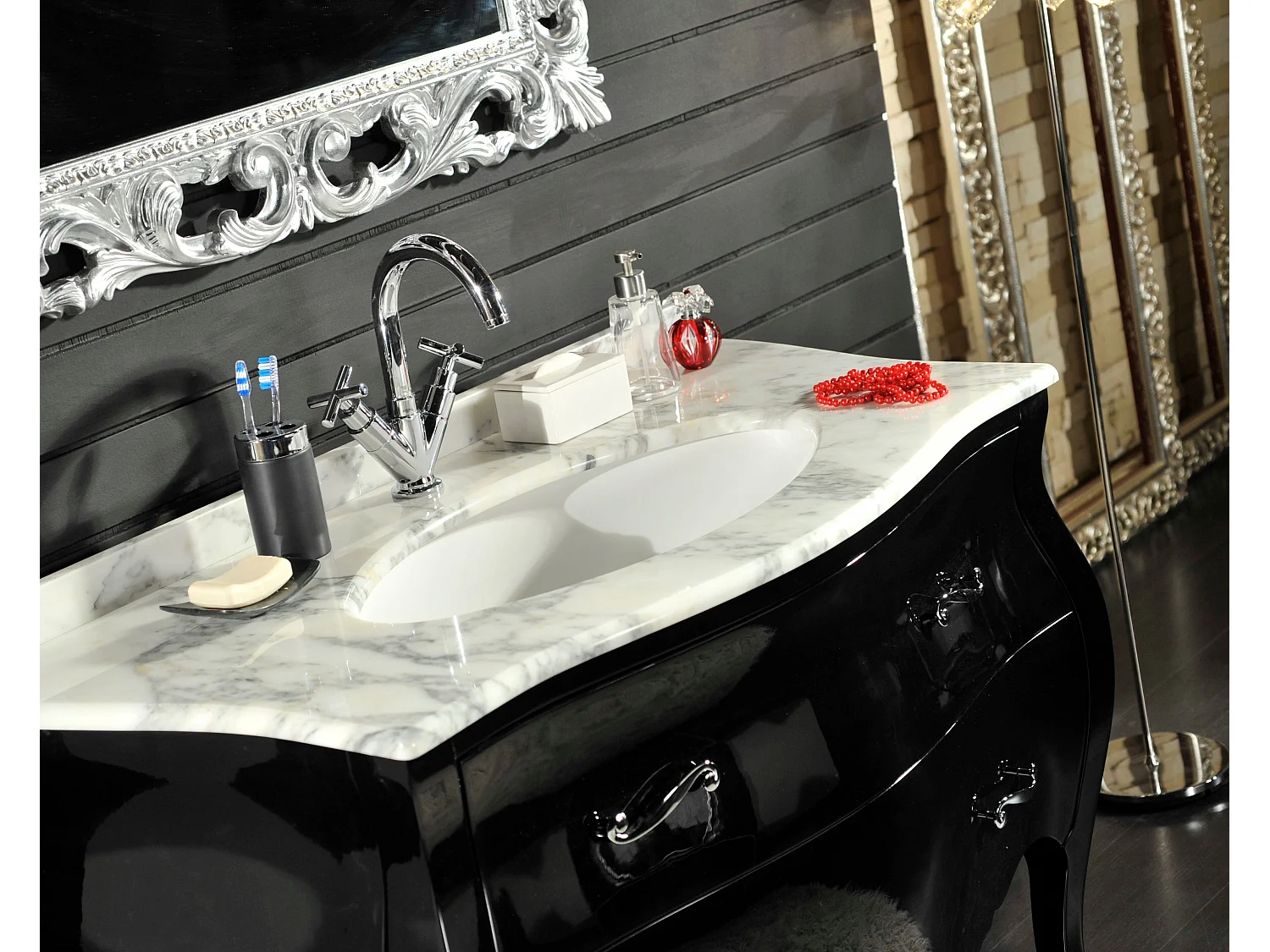 Meuble De Salle De Bains Dans Le Style Baroque Bombé Avec Tiroirs Laqué Noir