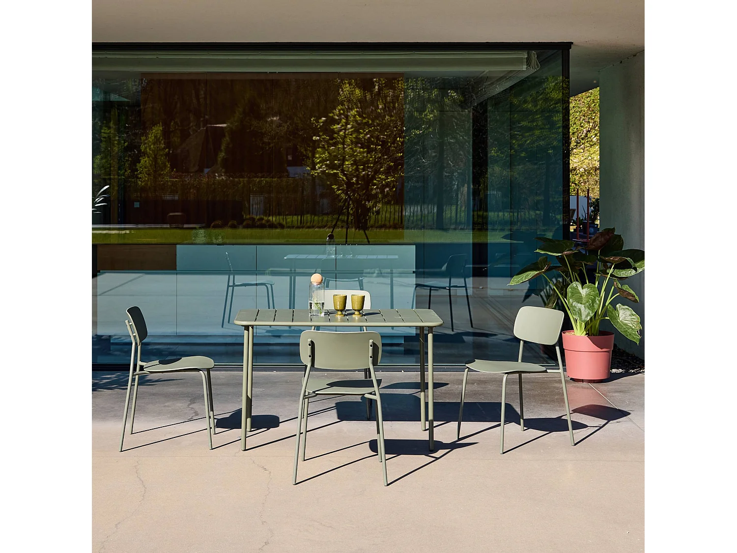 Set tavolo da giardino in metallo con 4 sedie, verde kaki