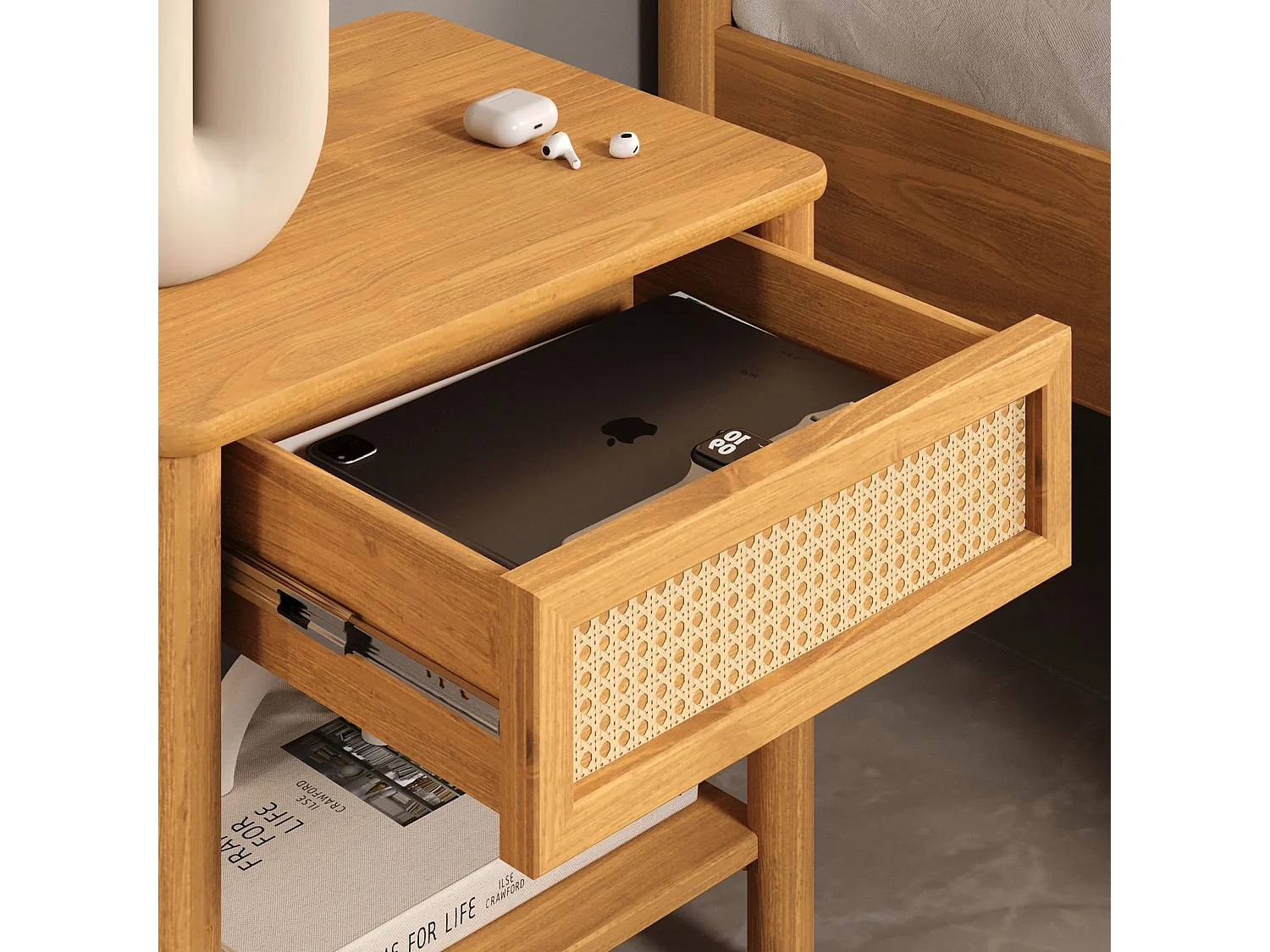 Table de Chevet CEFIRA avec 1 Tiroir en Bois Massif Couleur Chêne, Design Élégant en Rotin, avec 1 Étagère