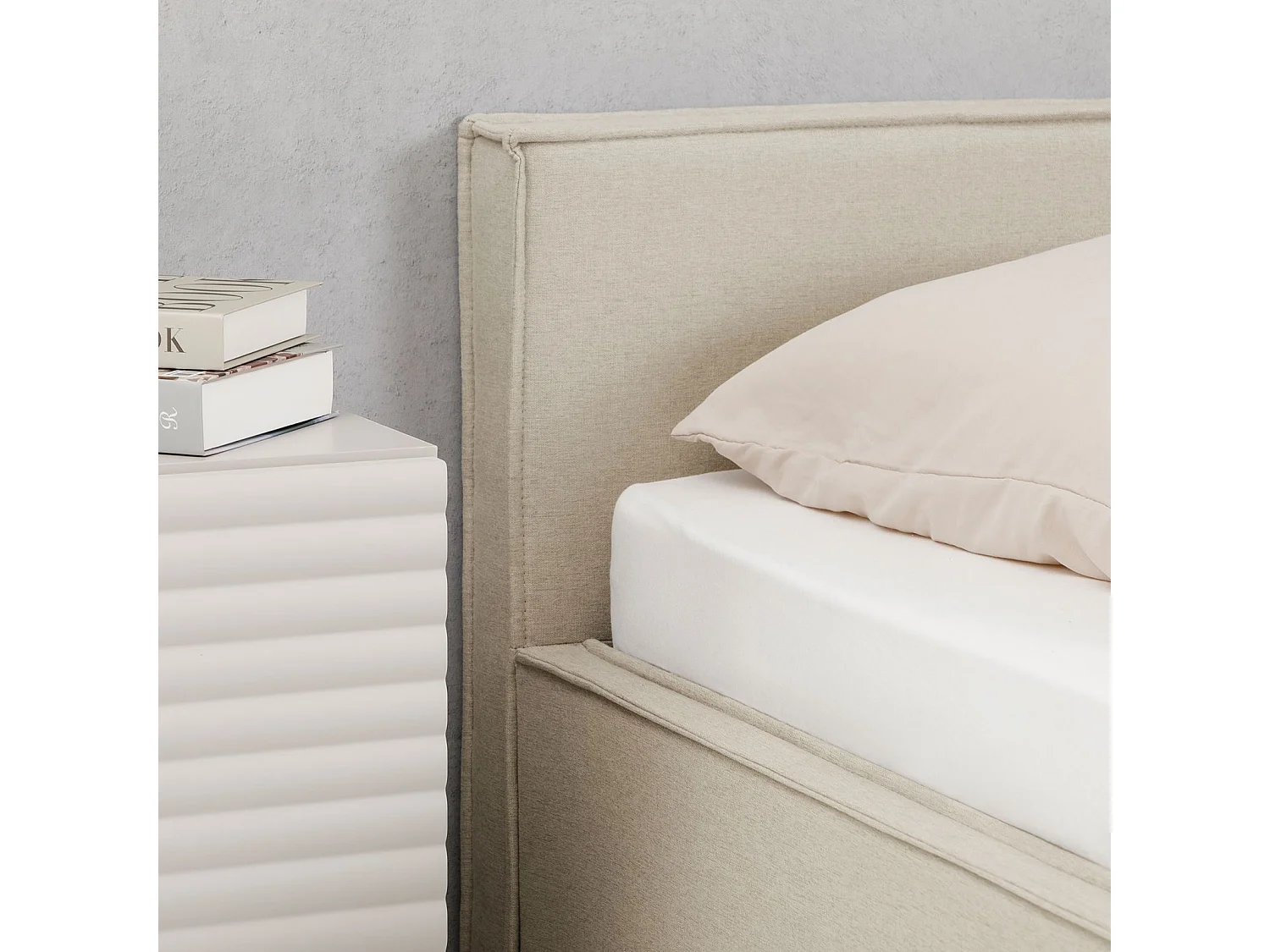 Lit Double PESARO rembourré 160x200 cm, Tête de lit en Tissu, Beige, avec Sommier, Lit Queen Size pour Adulte, Lit 2 Places