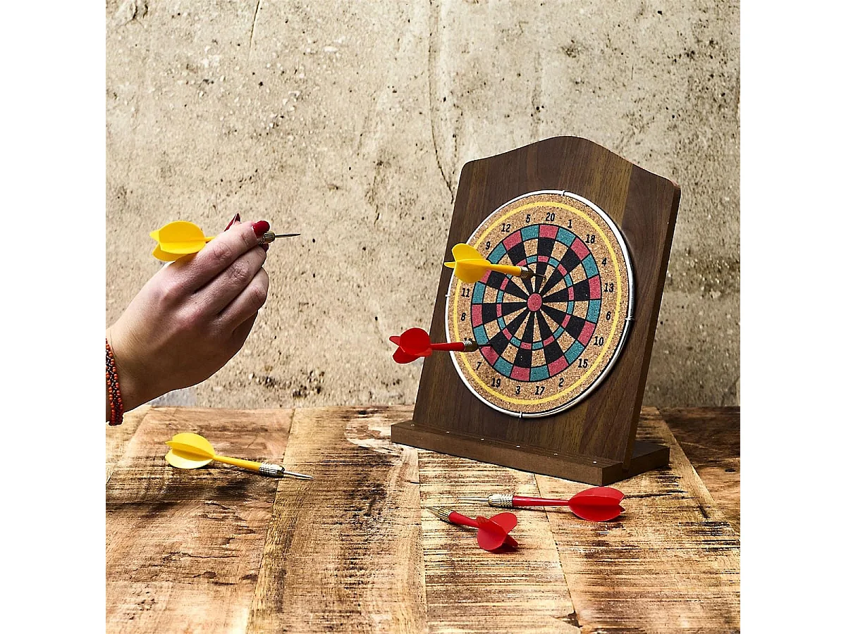 Jeu de fléchettes en bois sur pied avec ses 6 fléchettes jaunes et rouges incluses