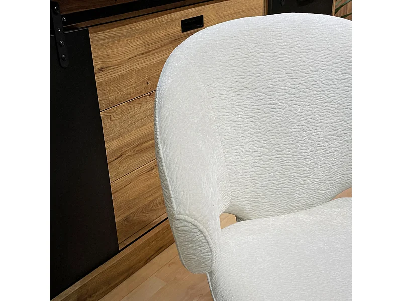 Chaise pivotante tissu velours écru et pieds métal noir – NORA