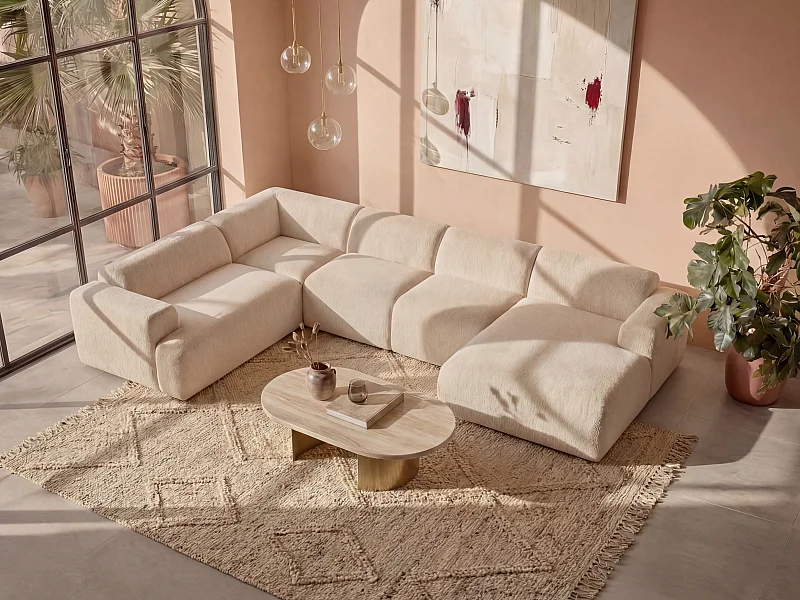 Grand canapé d'angle droit panoramique en tissu bouclette blanc POGNI de Maison Céphy