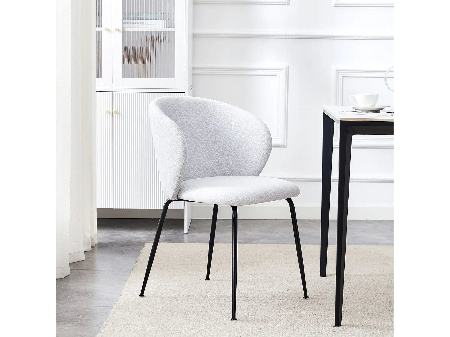 Chaise rembourrée – tissu hydrophobe argenté – MEALIZE