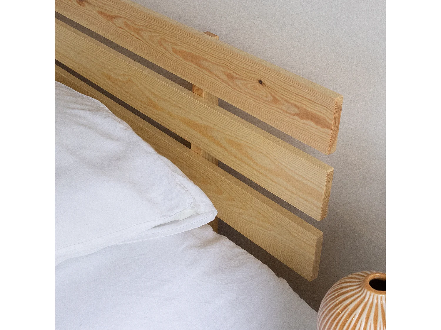 Houten bed met hoofdbord 160x200cm FINN