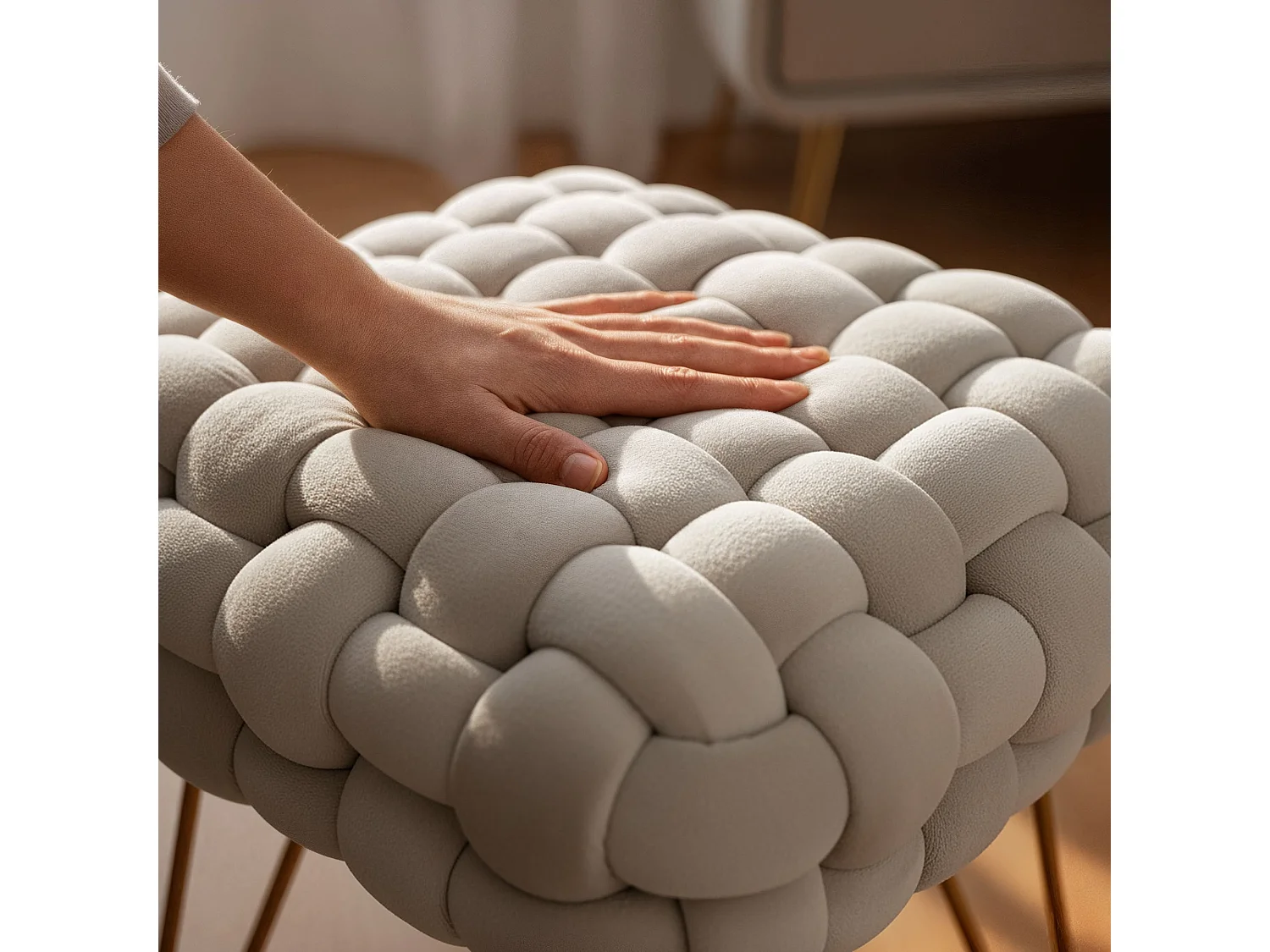 Pouf taburete de terciopelo trenzado 38 cm DOTTY Crema