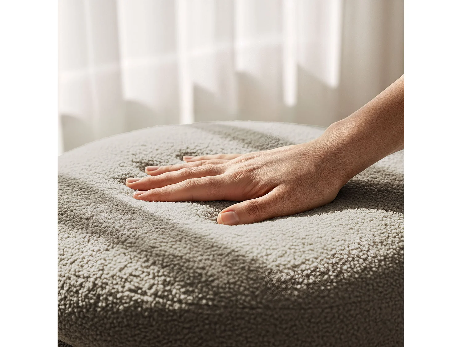 Pouf contenedor cilíndrico en tejido teddy 55 cm MOLLIS Moka