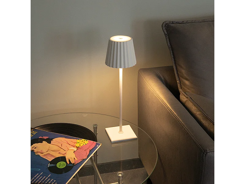 Lampe de Table Plissée Rechargeable 3W, Design Moderne Métallique, Ambiance LED - Blanc
