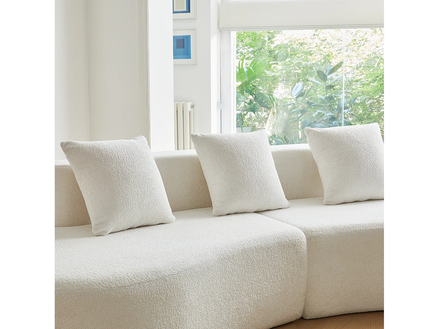 Divano angolare a 3 posti con cuscini - Design curvo - Tessuto in velluto bianco