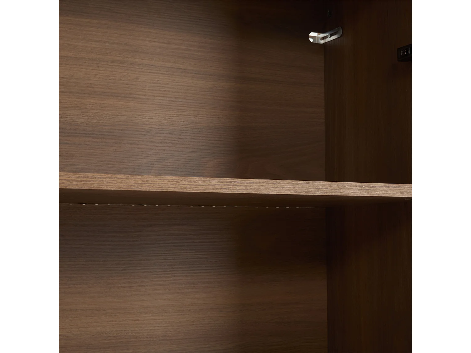 Vitrinekast van glas met 3 planken en LED-stripverlichting, kleur walnoot