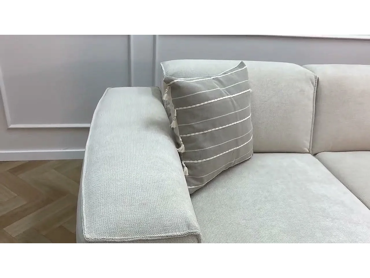 Divano letto angolare sinistro con vano contenitore Hudson in senape del produttore - VINOTTI