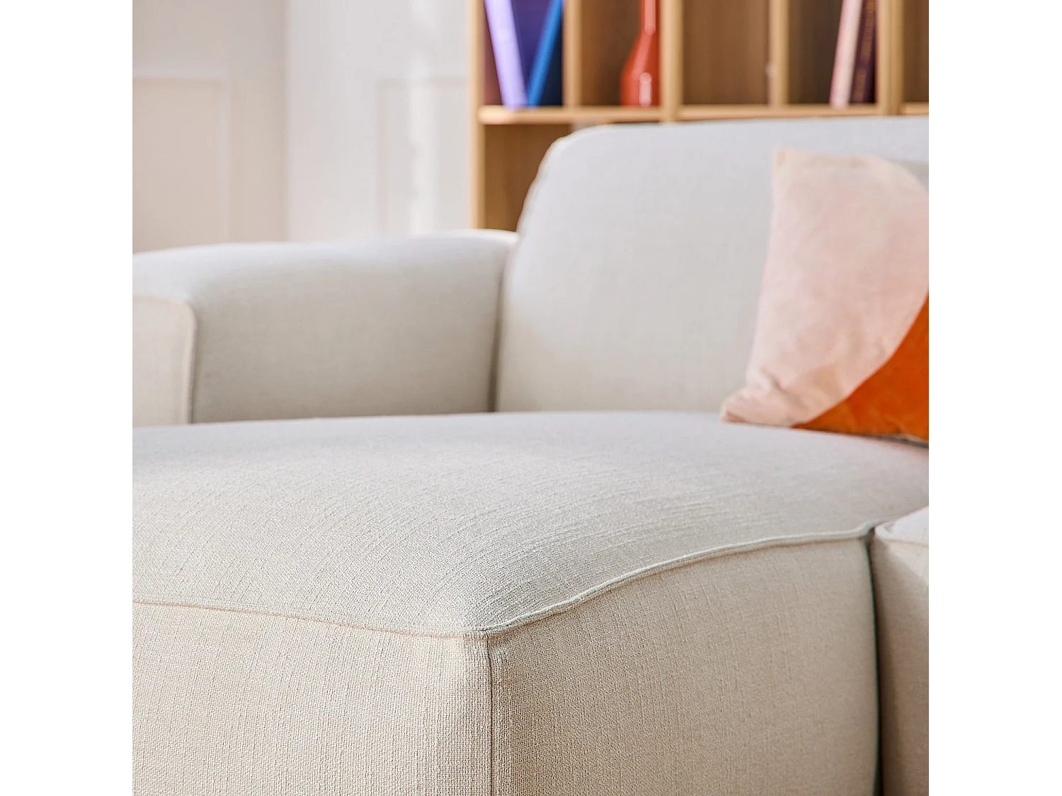 Canapé d'angle gauche en tissu bouclette courte Mira - Ivoire