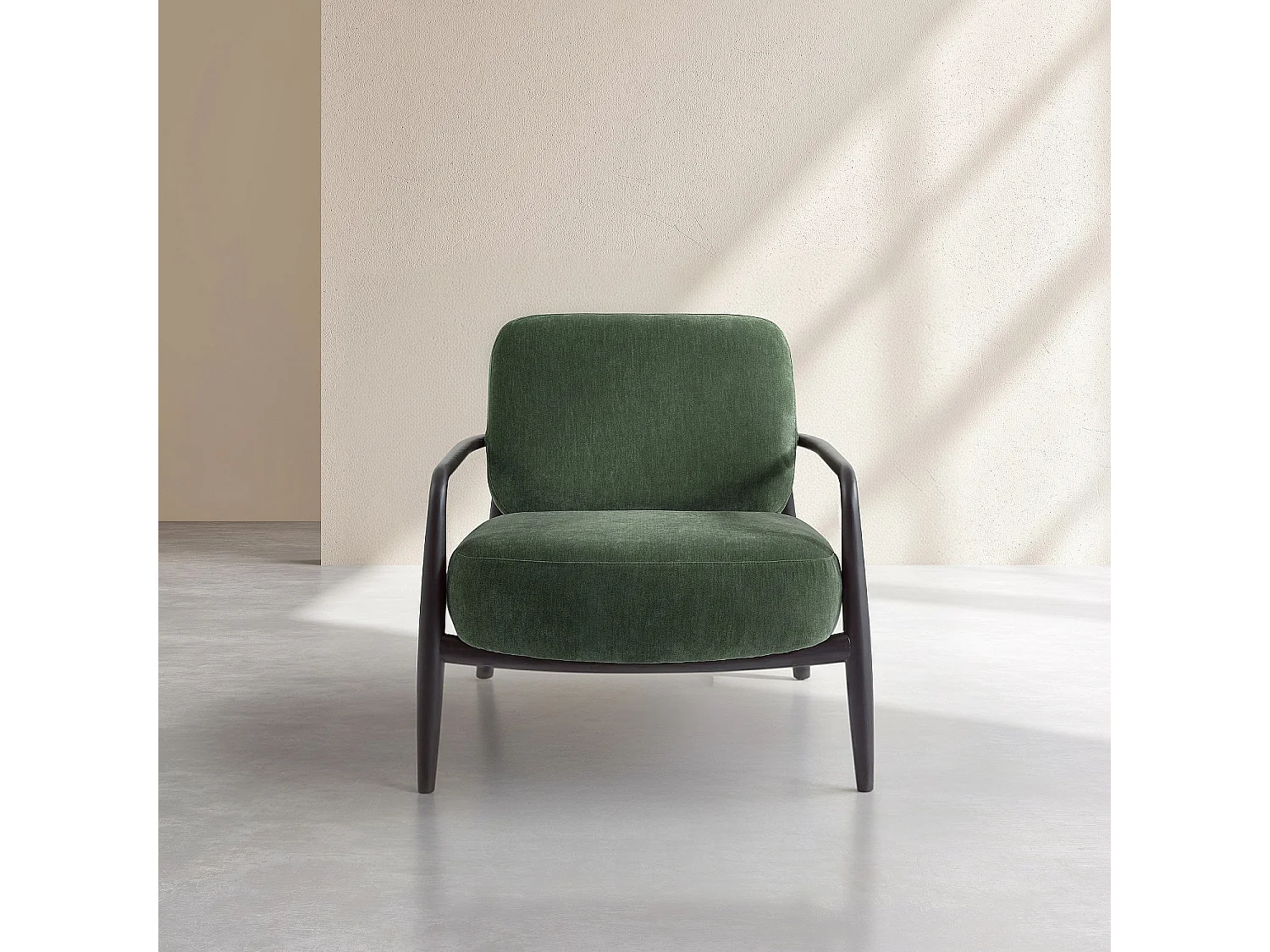 Habitat - Fauteuil en tissu et bois massif noir - Vert kaki - Velika