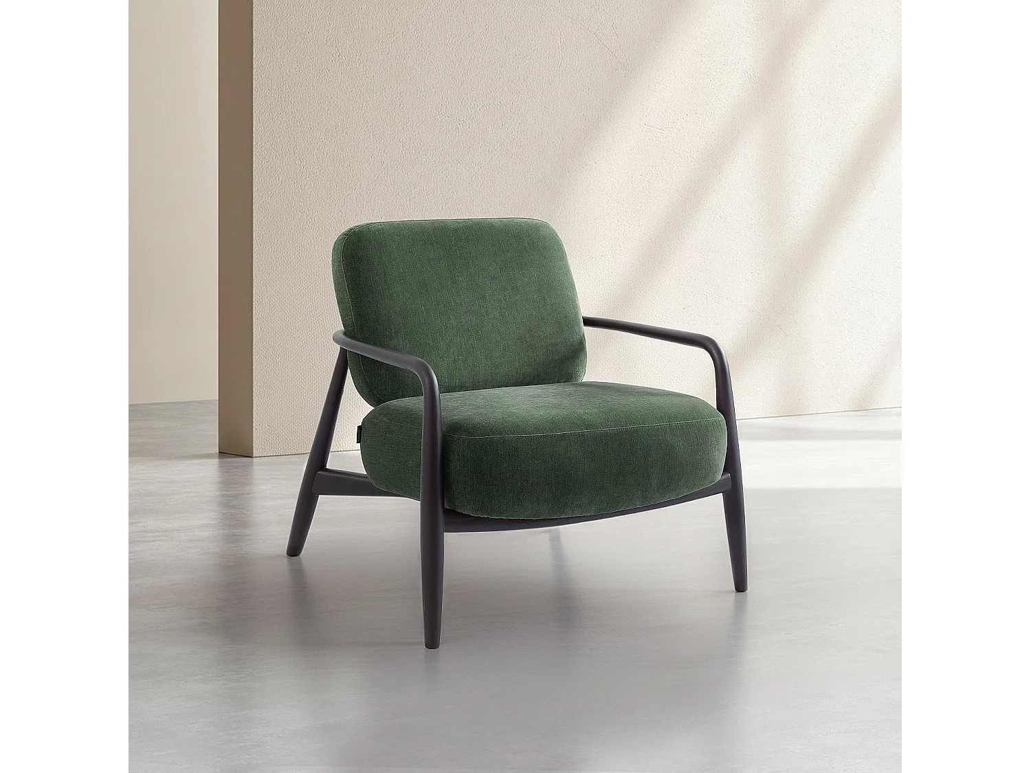 Habitat - Fauteuil en tissu et bois massif noir - Vert kaki - Velika