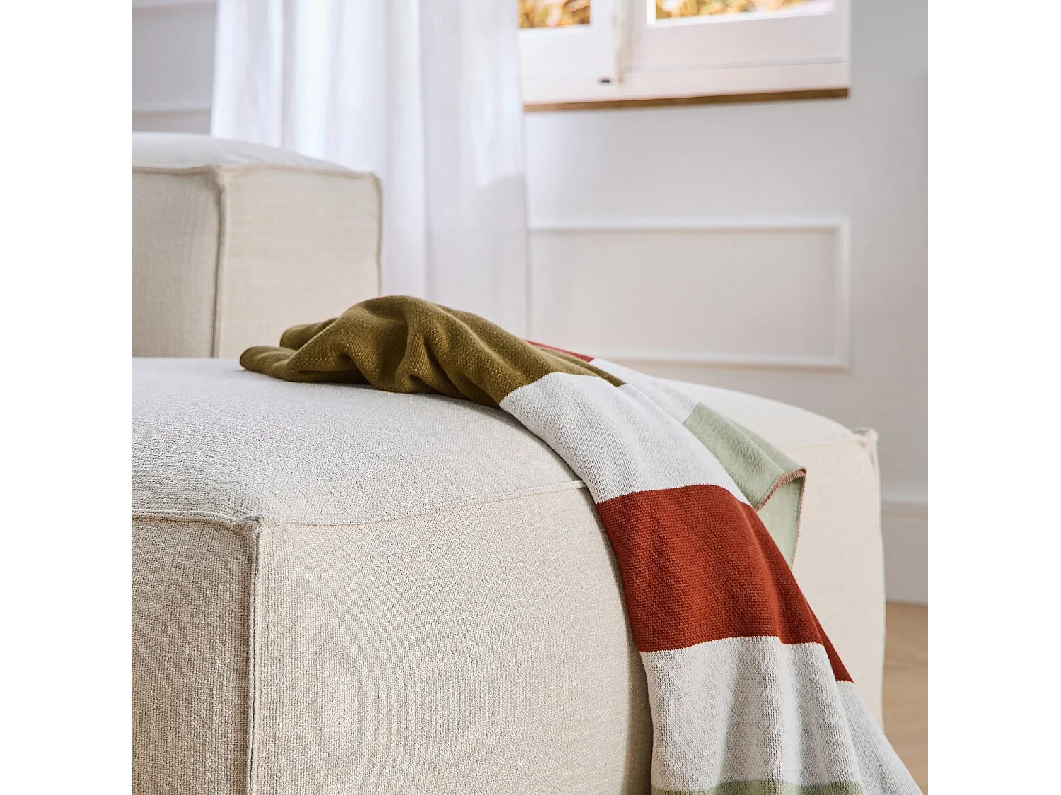 Canapé d'angle droit en tissu bouclette courte Mira - Ivoire