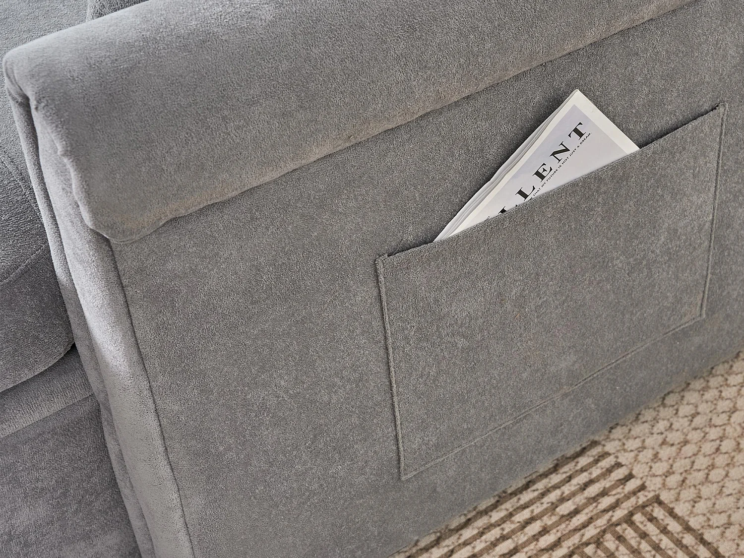 Canapé d'angle convertible 4 places avec coffre en tissu gris DÉLICE