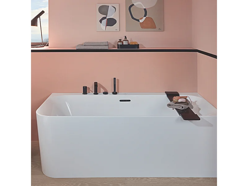 Baignoire semi-îlot d'angle VILLEROY & BOCH Loop & Friends version gauche avec bonde blanche et trop-plein chromé