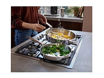 Space Steel Bratpfanne 20 cm (8") aus Edelstahl, klappbarer Griff, ideal für kleine Küchen, leicht zu reinigen und zu verstauen.