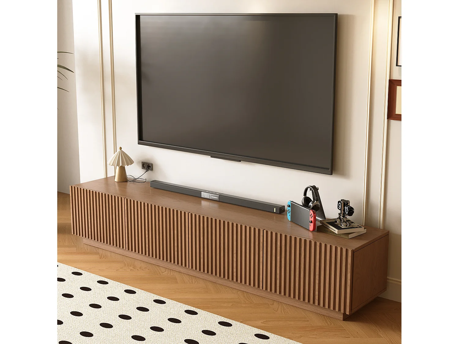 TV-Schrank aus Holz in Nussfarbe mit Lamellentüren, herausnehmbarer Ablage und großem Stauraum, 220-cm-Lowboard, geeignet für Fernseher ab 75 Zoll