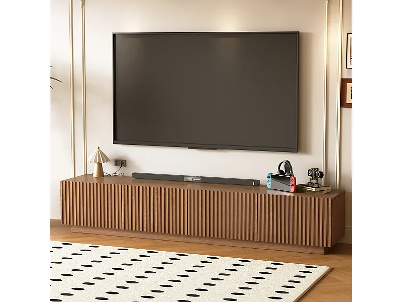 TV-Schrank aus Holz in Nussfarbe mit Lamellentüren, herausnehmbarer Ablage und großem Stauraum, 220-cm-Lowboard, geeignet für Fernseher ab 75 Zoll