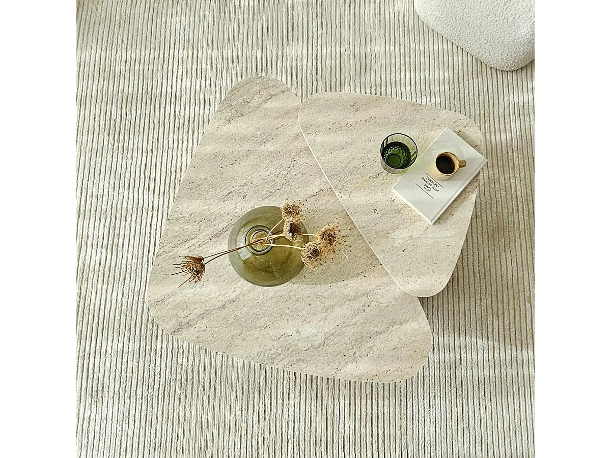 Table basse effet travertin, triangle organique (x2) MARFA