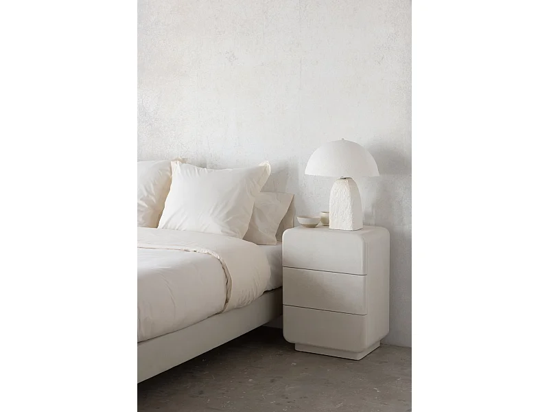 Comodino a 3 cassetti in poliresina cemento bianco