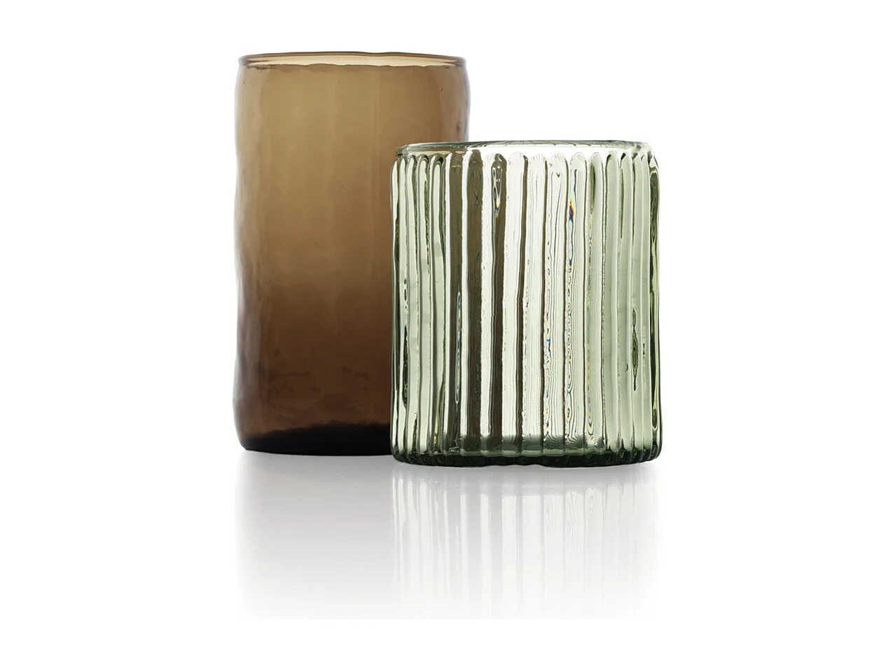 De Ribbed Beker – Houtskool