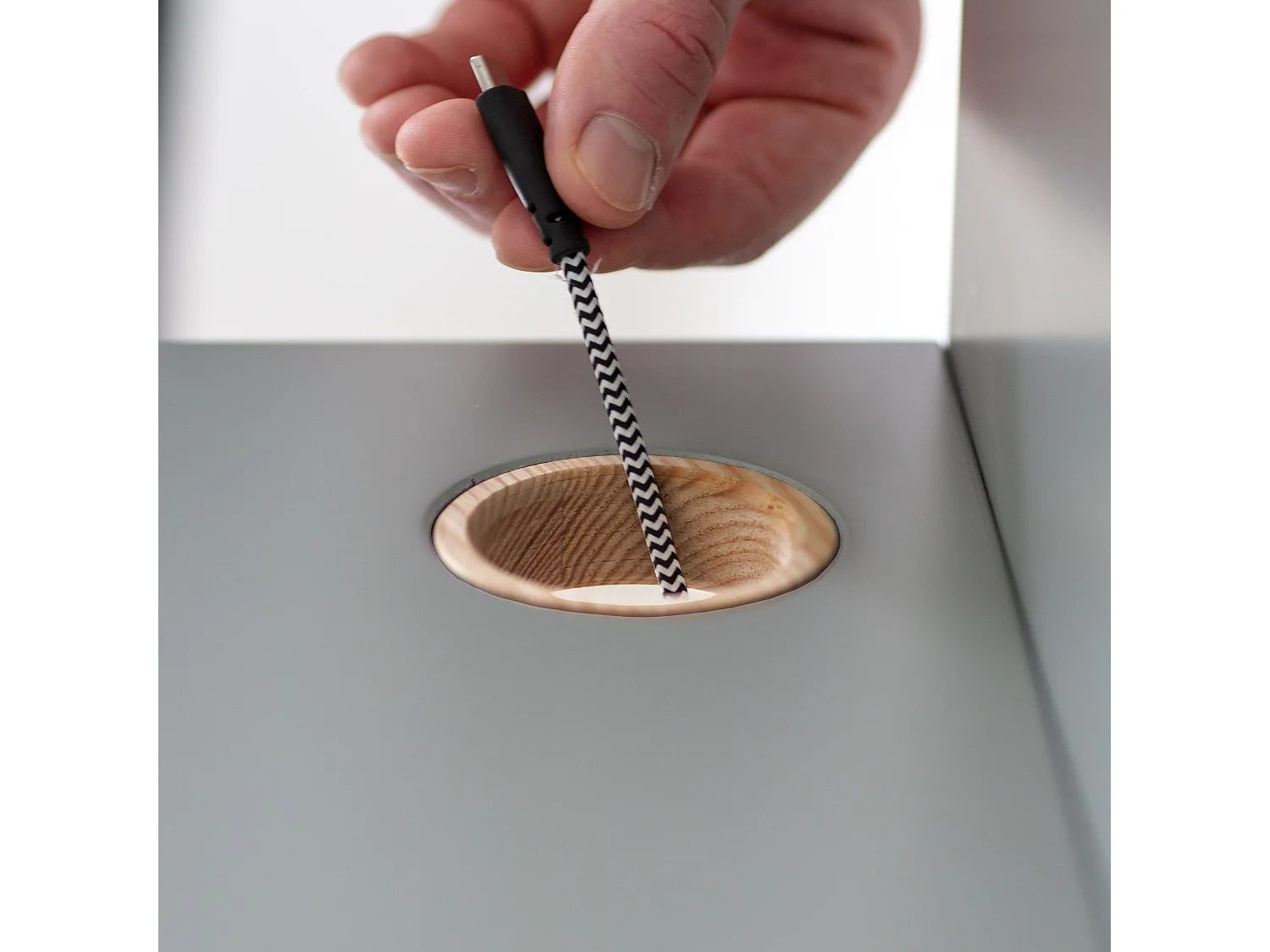 Petite bureau avec tiroirs 110 x 50 cm Luka Blanc | Pieds en frêne