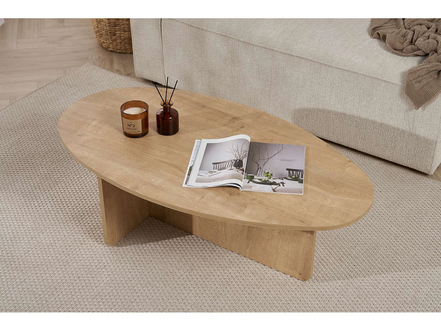 Table basse ovale en bois chêne "Orba" 120x65x40 cm, design épuré sans rangement