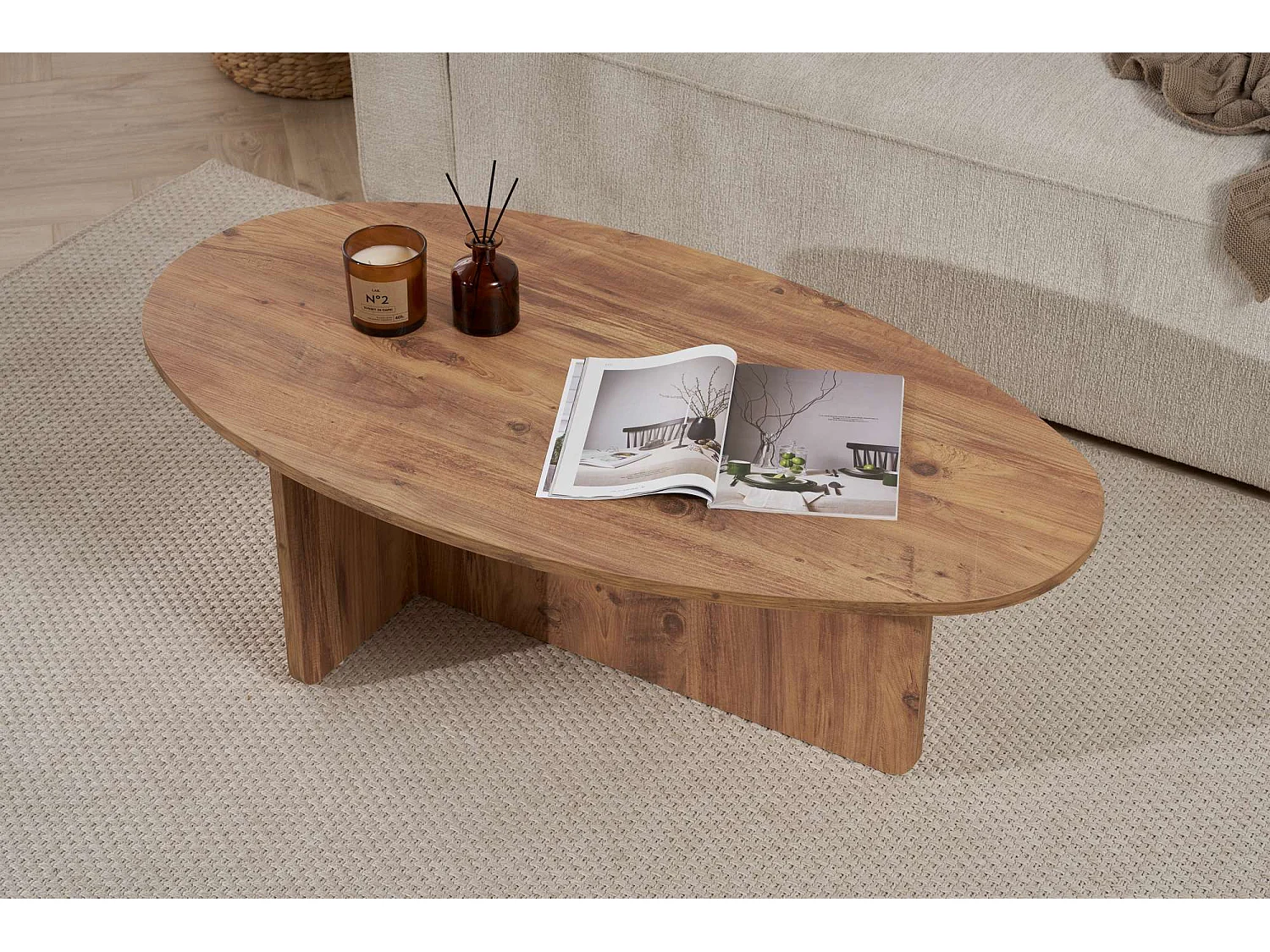 Table basse ovale en bois pin atlantique "Orba" 120x65x40 cm, finition mélamine marron, design épuré sans rangement