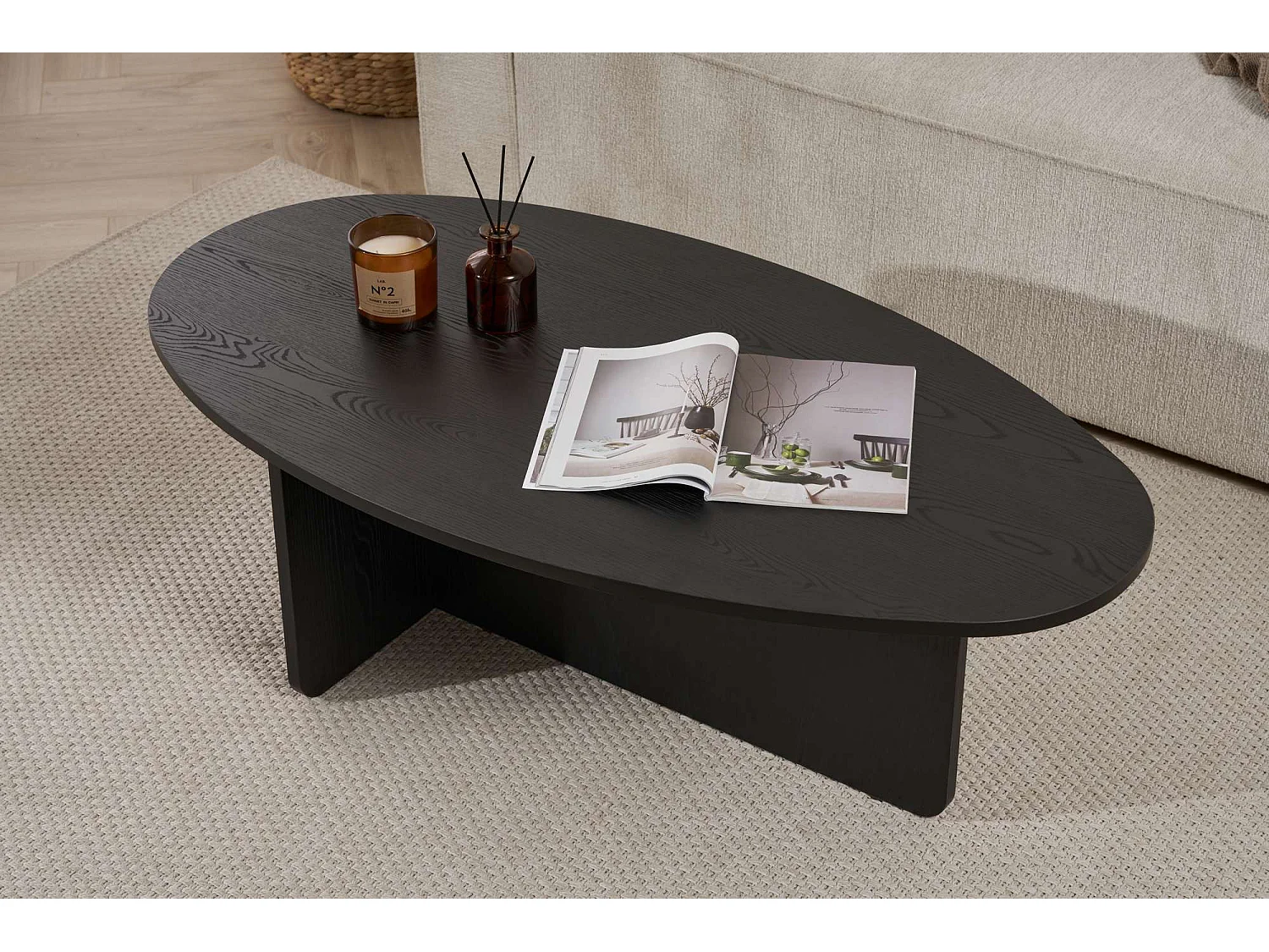 Table basse ovale en bois noir "Orba" 120x65x40 cm, design épuré et robuste sans rangement