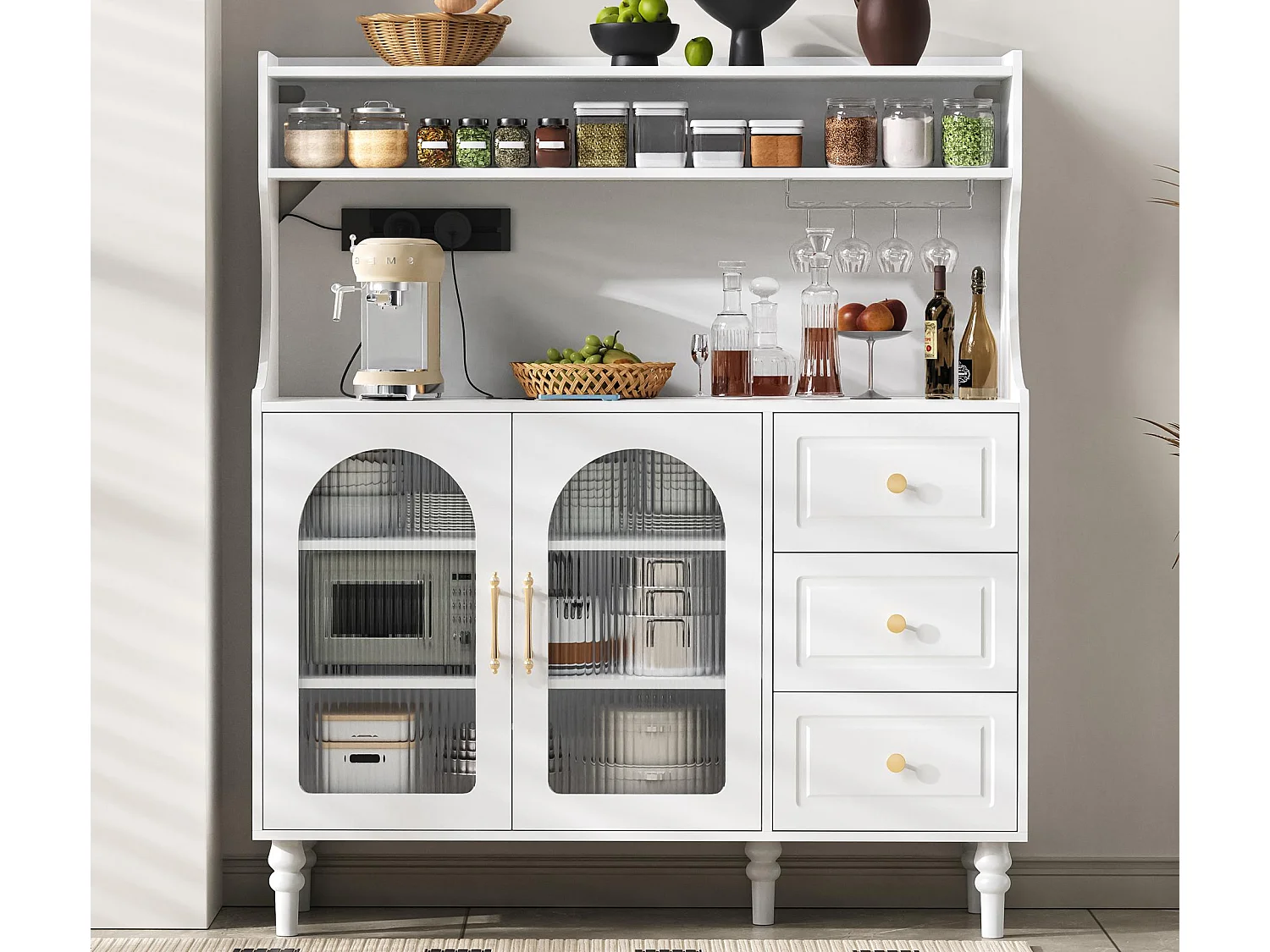 Modernes Küchenbuffet 120x40x138.5cm - mit Steckdose und Weinglashaltern - mit 3 Schubladen und 2 Türen - Weiß
