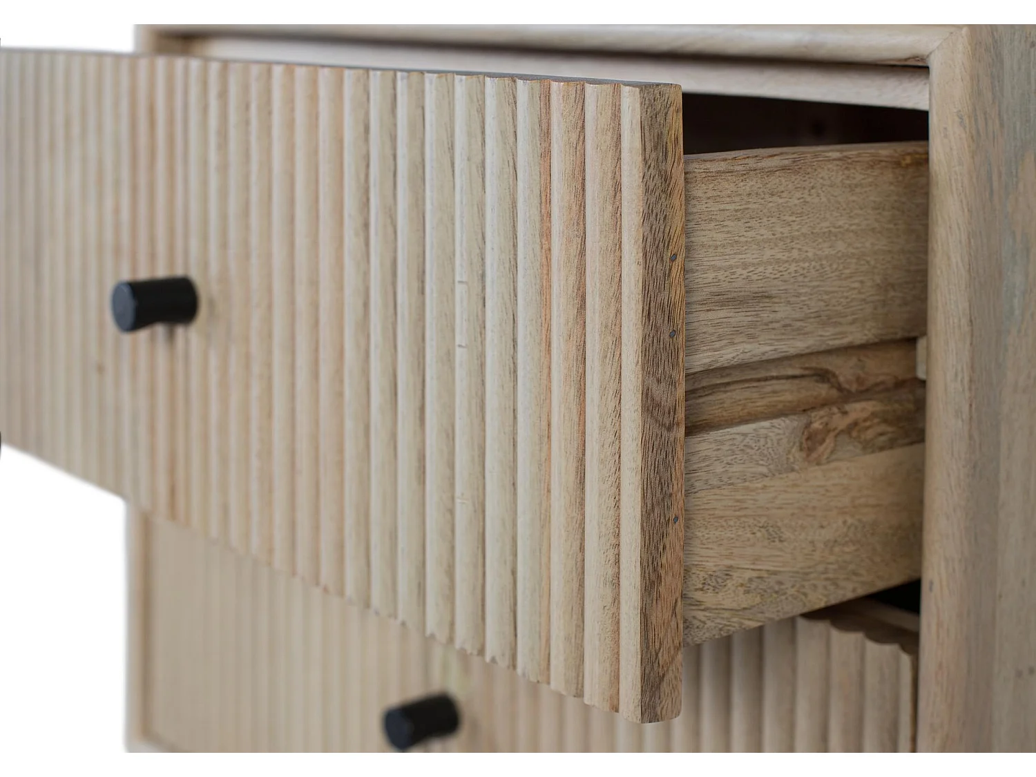 Nachttisch aus Mangoholz mit geriffelter Oberfläche