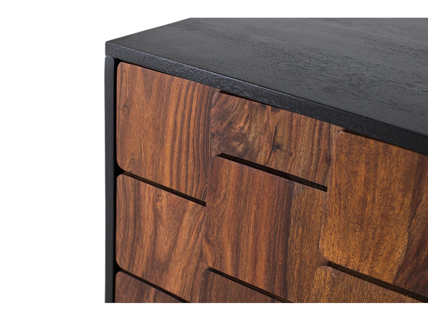 Aparador con dos puertas con diseños geométricos en madera de sheezam