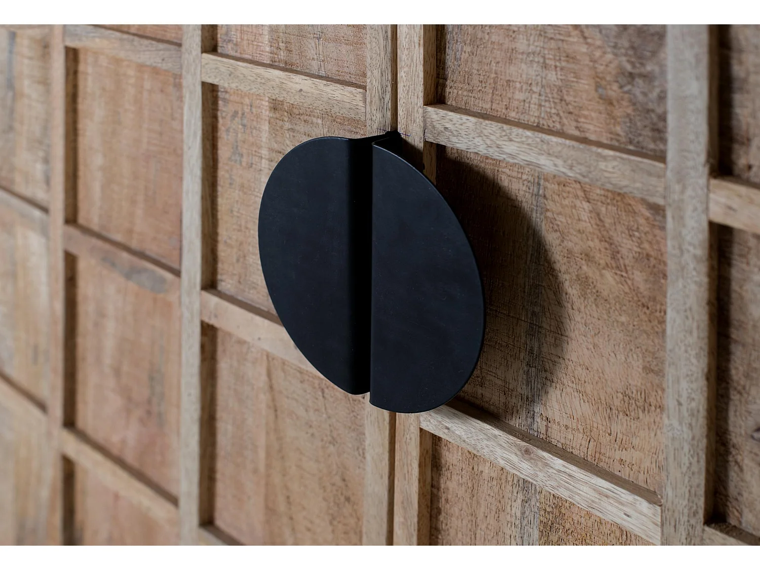 Aparador cuatro puertas fabricado en madera maciza de mango 175 cm