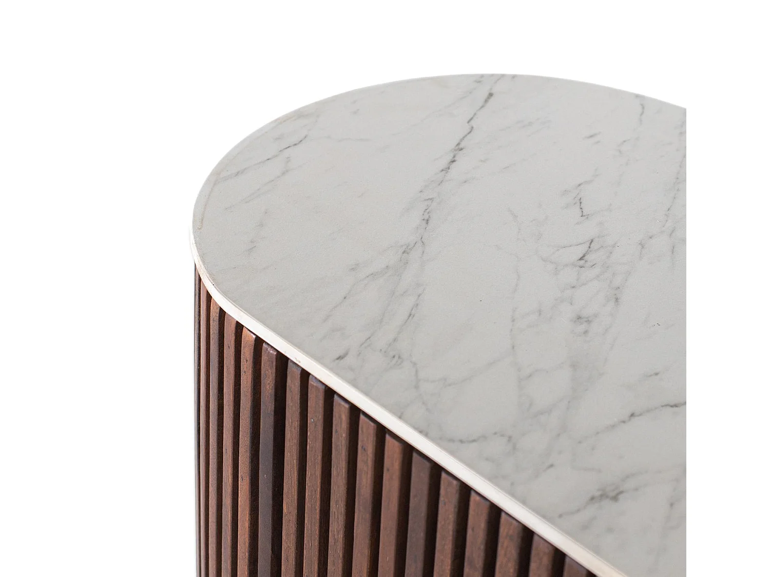 Aparador con laterales curvos en madera de mango color nogal 150 cm