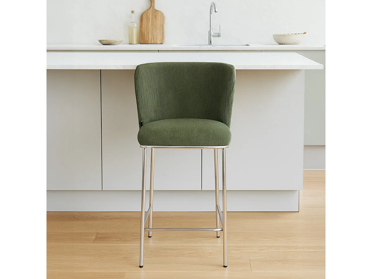 Lot de 2 tabourets de bar en velours côtelé vert kaki, piètement chromé - Toma