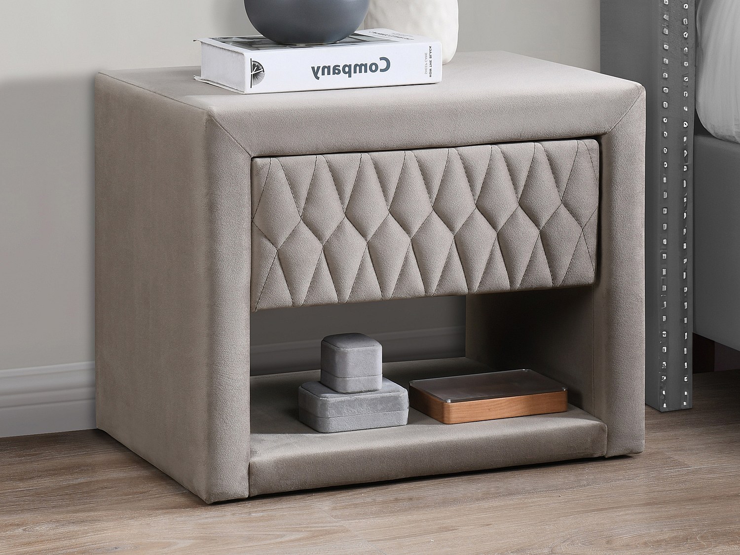 2er-Set Nachttische DANIELE – 1 Schublade & 1 Ablage – Samt – Beige günstig online kaufen