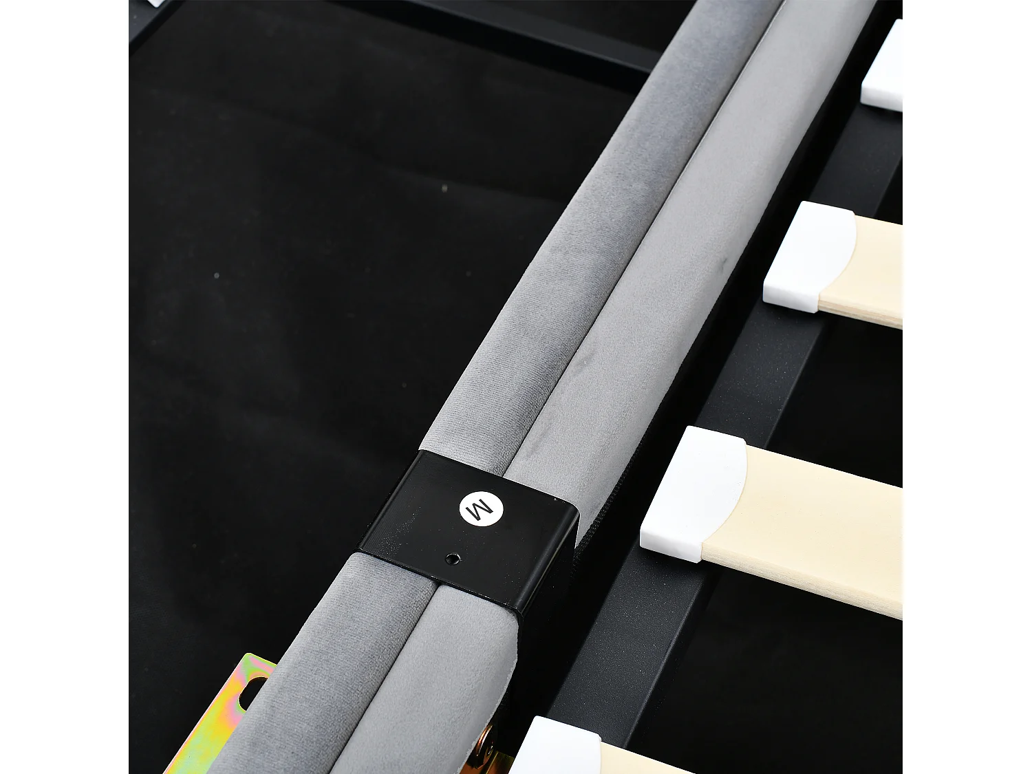 Lit coffre 180x200 cm - avec hydraulique et sommier à lattes - velours gris