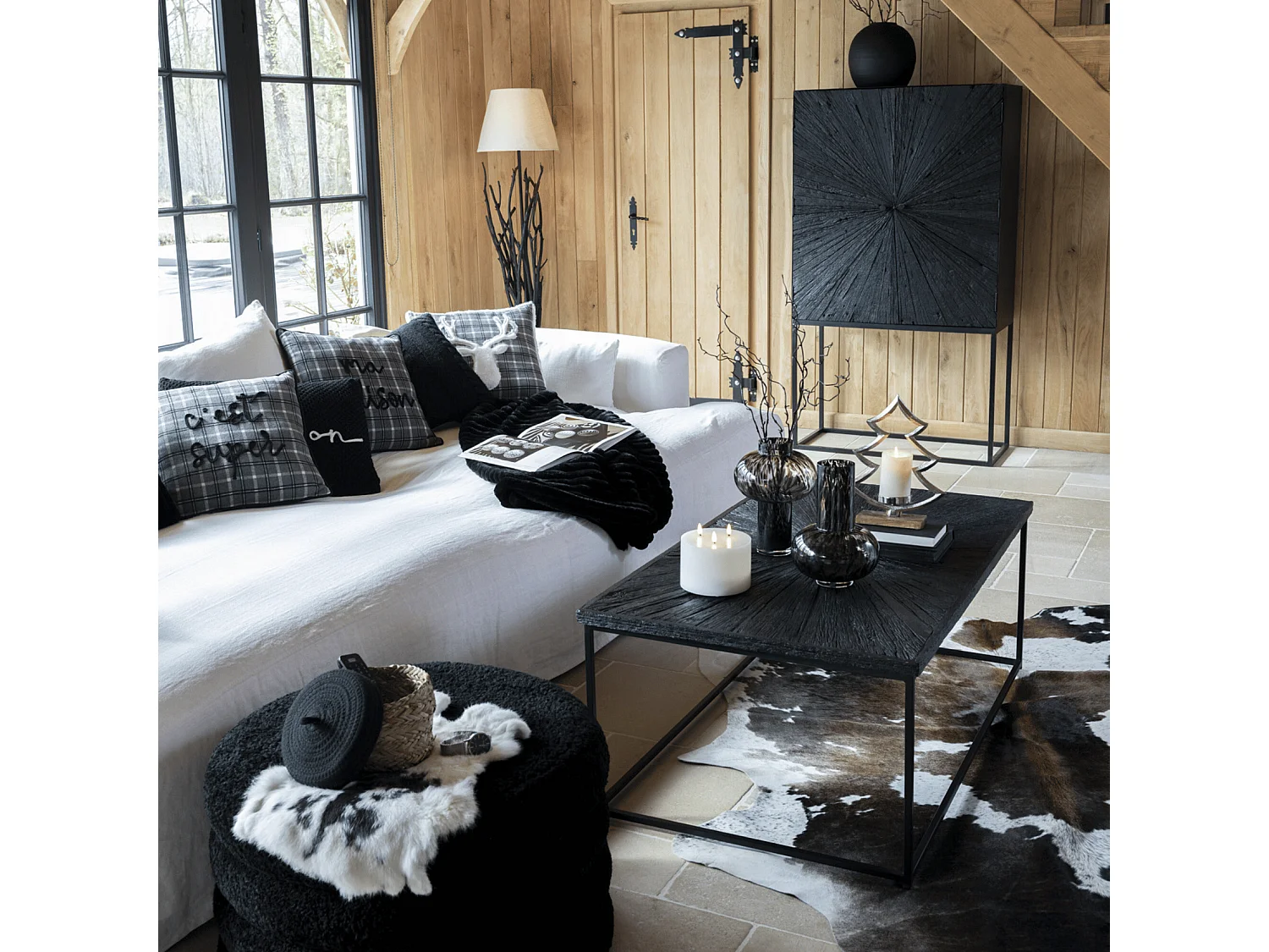 Commode 2 Portes en Bois "Shanil" 162cm Noir