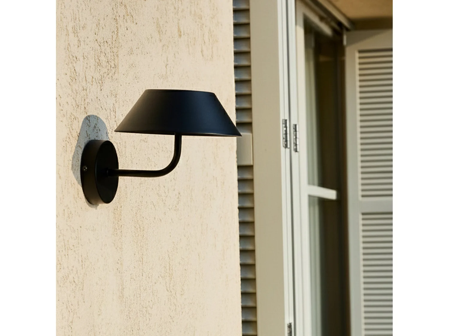 Applique murale solaire NERIO noir H19cm