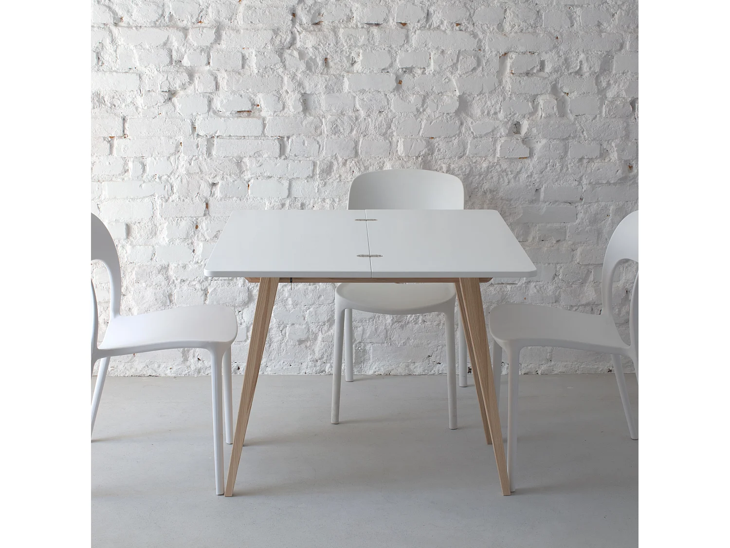 Console qui s'étend à un tableau pour 4 personnes 45 x 90 cm Envelope Blanc | Pieds en frêne