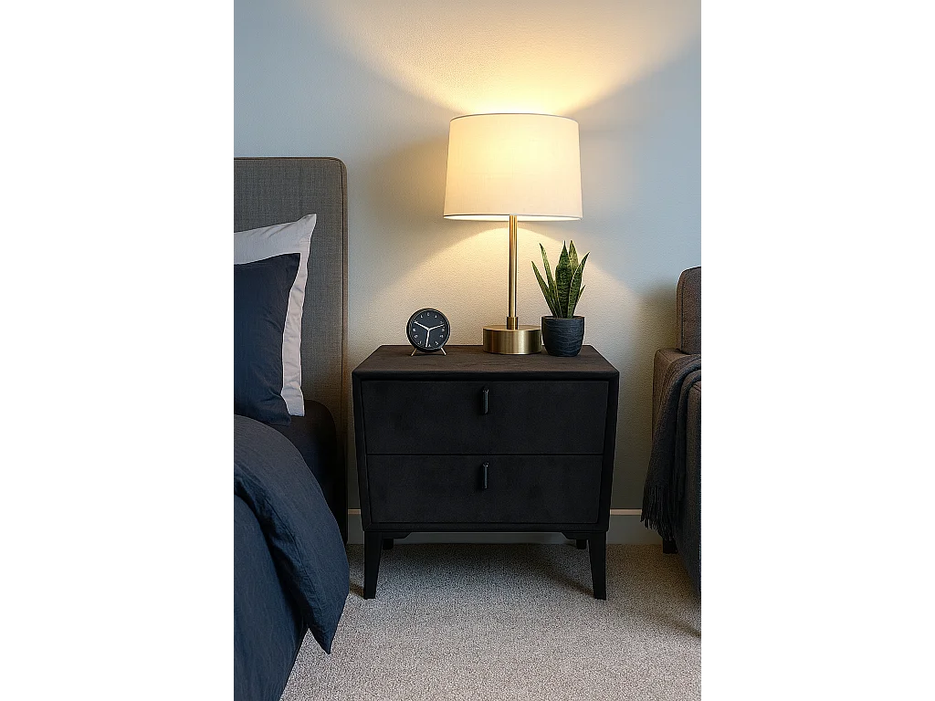 Protocole Home Table de chevet en velours, 2 tiroirs, 50 x 40 x 45 cm, pieds en bois et poignées noires.