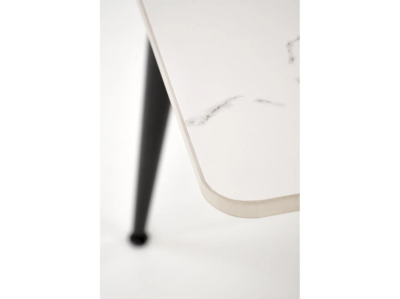 Table ronde pour 4 personnes en marbre 120x70 cm