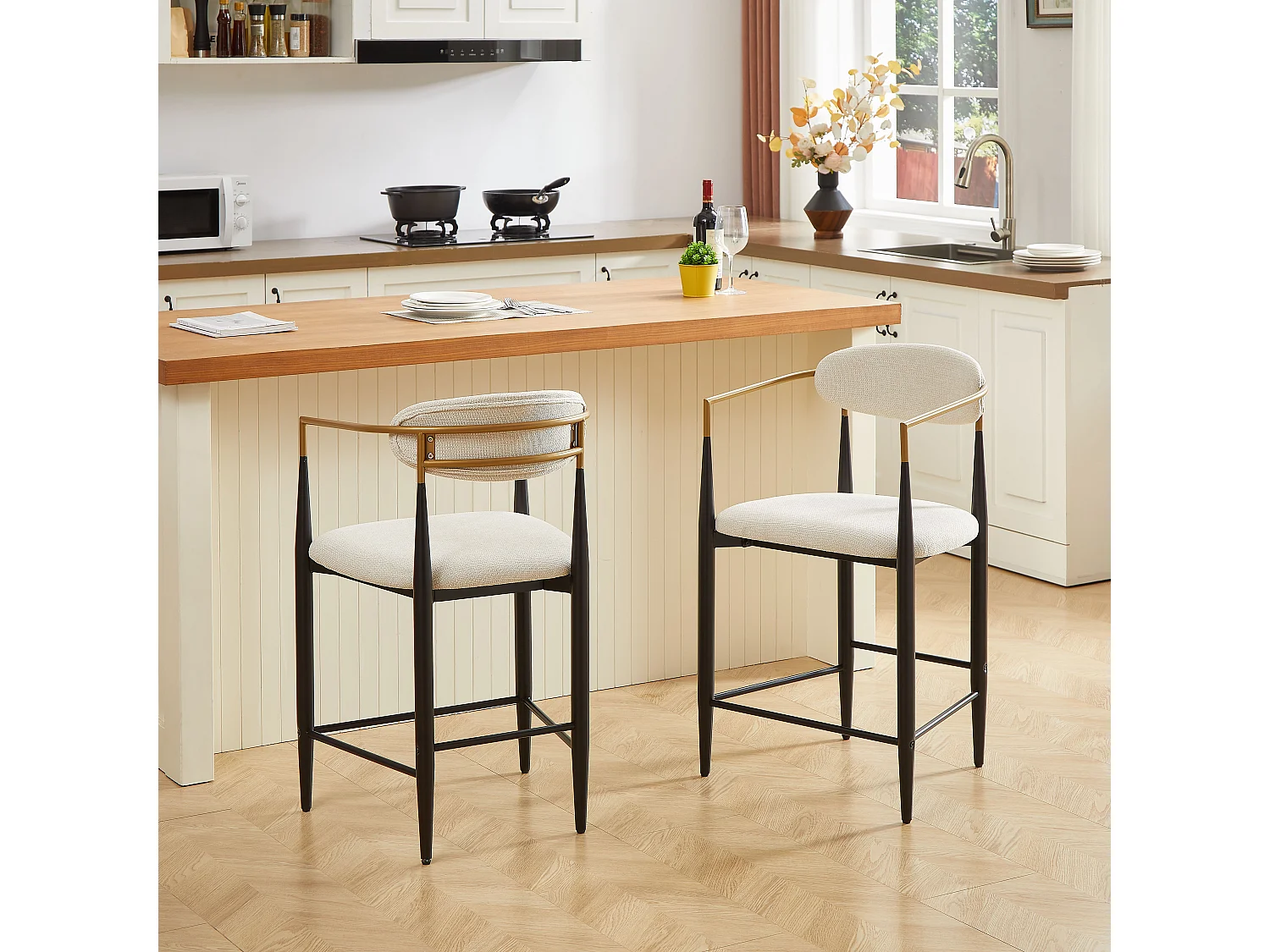 Lot de 2 tabourets de bar avec accoudoir - Tissu beige - Cadre en métal noir et or