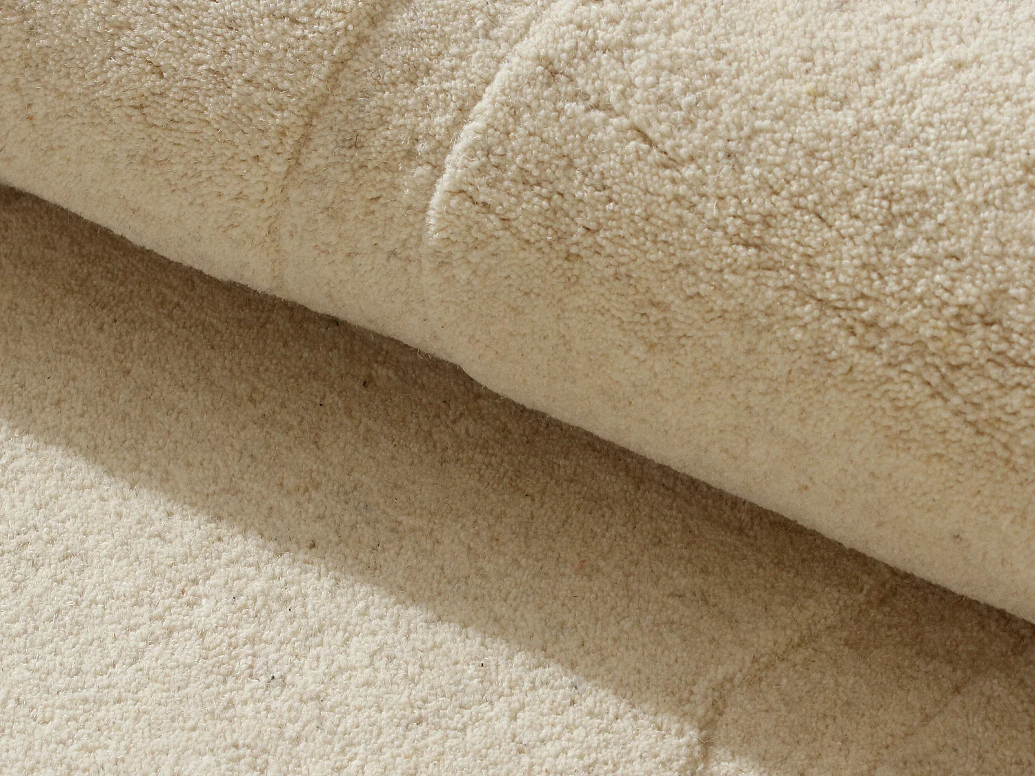 Tapis asymétrique tufté 100% laine - 160 x 230 cm - Beige - 2200g/m² - UPEGA