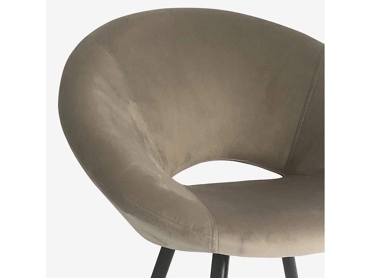 Poltrona in velluto elegante con gambe dorate Dolmen - Nero